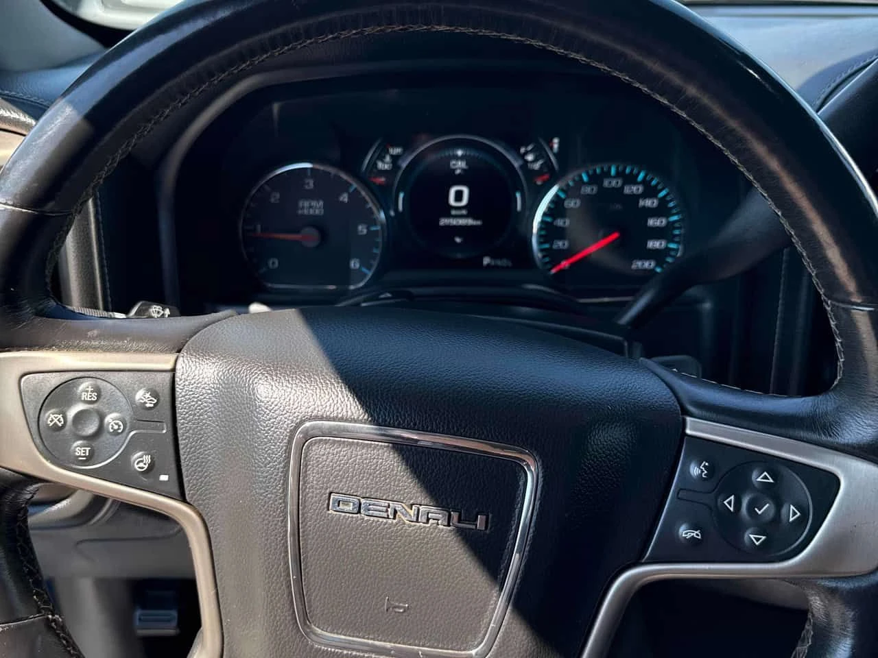 Gmc Sierra * Denali * CARFAX * ЛИЦЕНЗИРАН ДИЛЪР, снимка 8 - Автомобили и джипове - 55541549