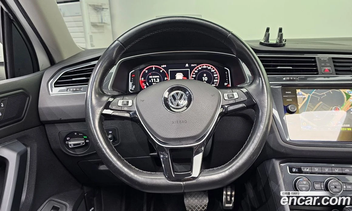 VW Tiguan 2.0 TDI 4Motion Prestige, снимка 13 - Автомобили и джипове - 56122228