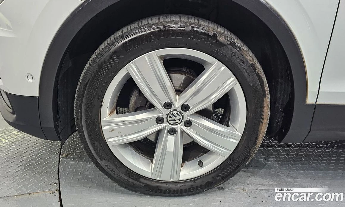 VW Tiguan 2.0 TDI 4Motion Prestige, снимка 5 - Автомобили и джипове - 56122228
