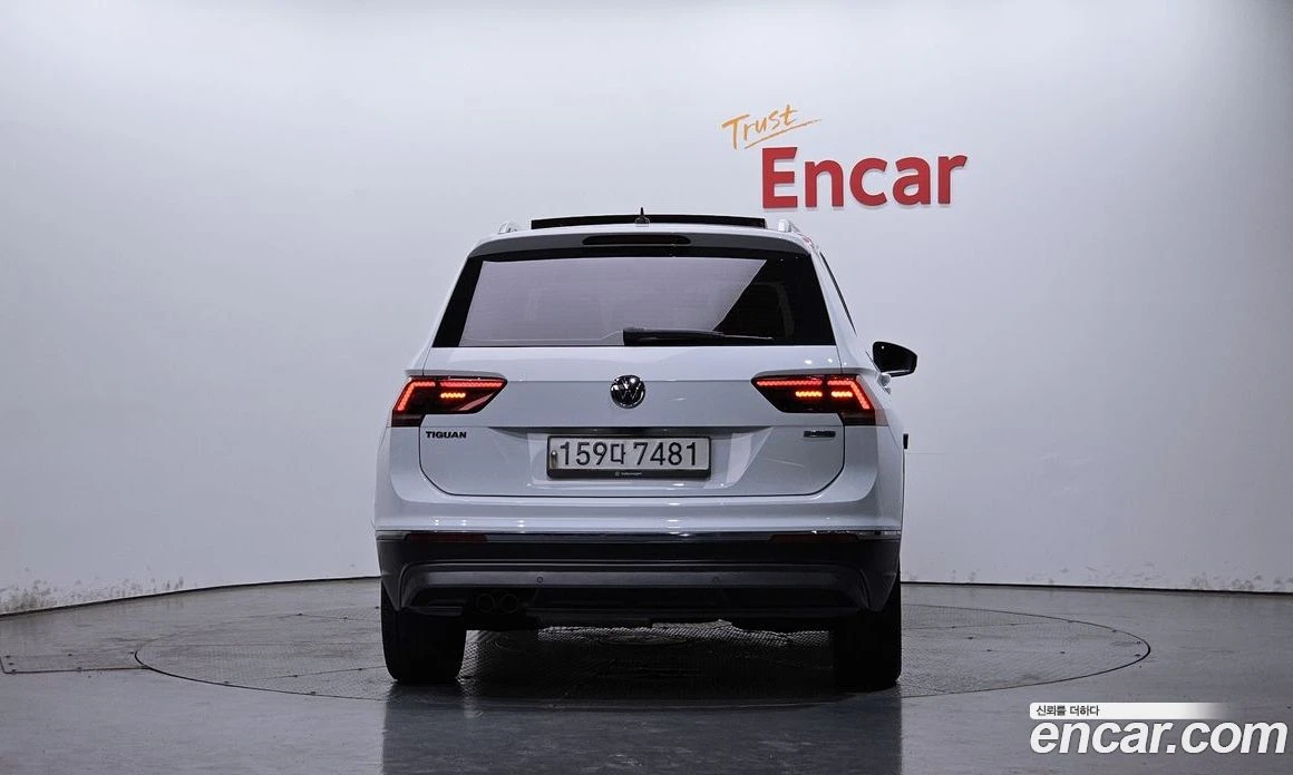 VW Tiguan 2.0 TDI 4Motion Prestige, снимка 4 - Автомобили и джипове - 56122228