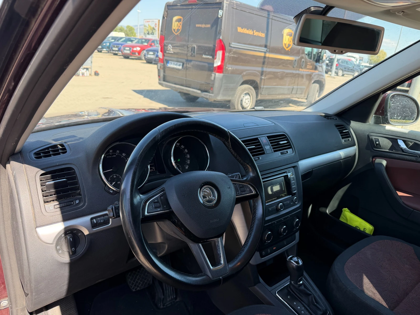 Skoda Yeti 1.6TDI AVTOMAT/NAVI EURO 5, снимка 11 - Автомобили и джипове - 56130786
