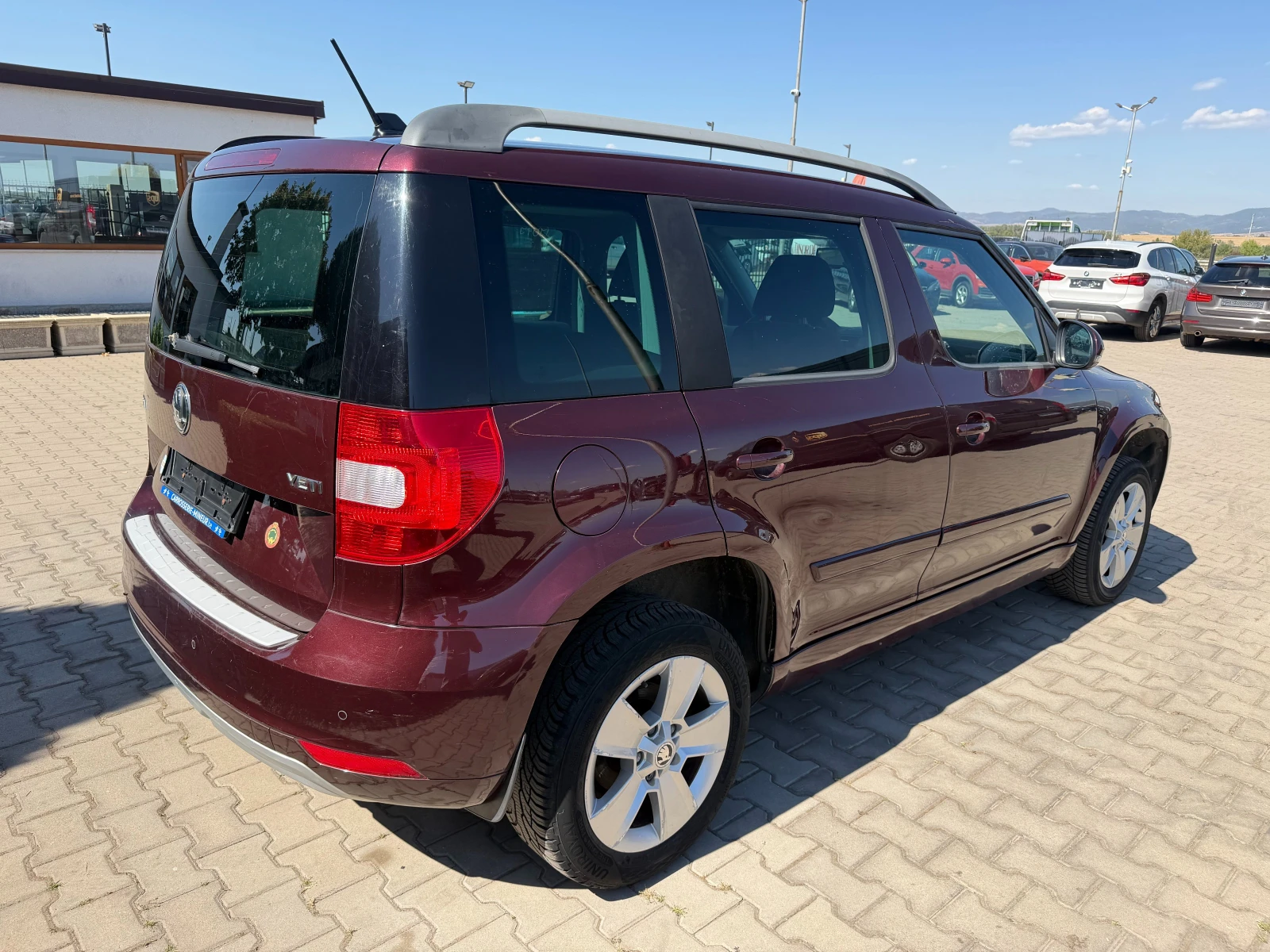 Skoda Yeti 1.6TDI AVTOMAT/NAVI EURO 5, снимка 6 - Автомобили и джипове - 56130786