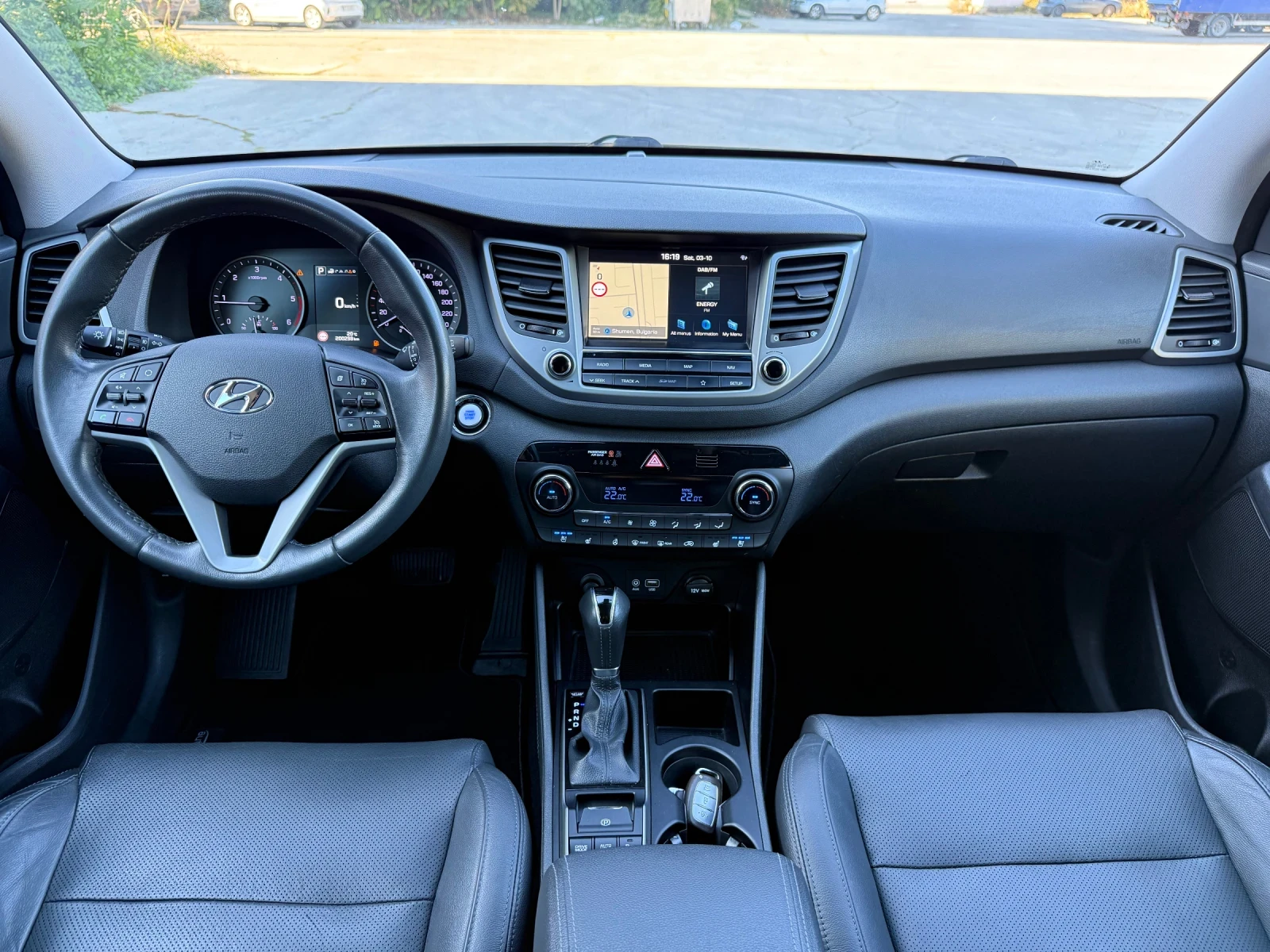 Hyundai Tucson 2.0CRDi / AUTOMATIC / VERTEX, снимка 8 - Автомобили и джипове - 56338488