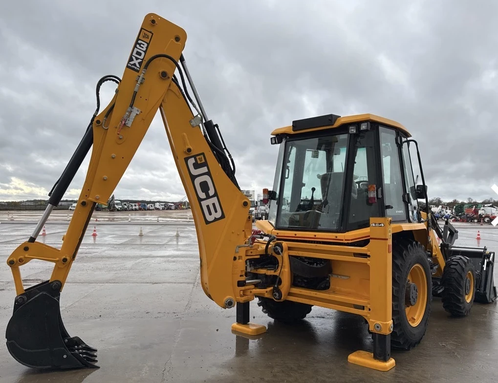Багер JCB 3DX SUPER, снимка 2 - Индустриална техника - 54049474