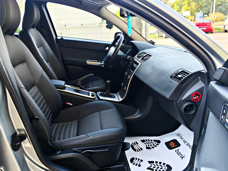 Volvo V50 1.8!!ШВЕЙЦАРИЯ!!УНИКАТ!!ТОП СЪСТОЯНИЕ, снимка 10 - Автомобили и джипове - 52025799