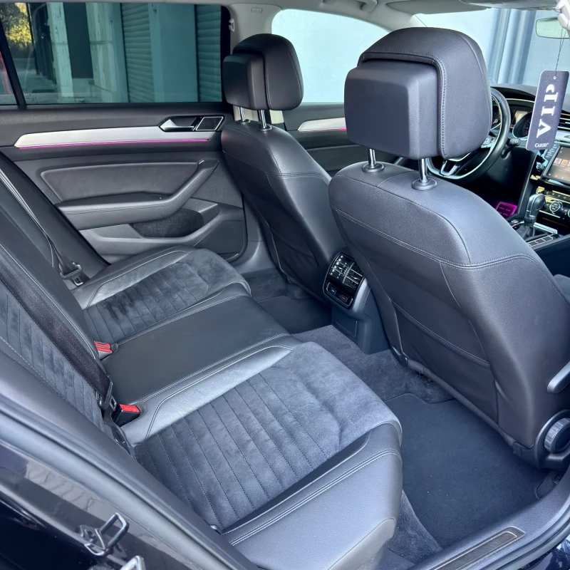 VW Passat B8 2.0TDi* Matrix* DSG* Distronic* CarPlay* Ambien, снимка 12 - Автомобили и джипове - 52736647