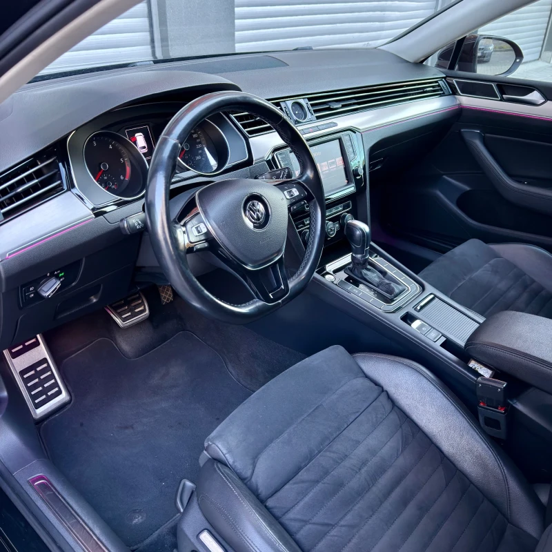 VW Passat B8 2.0TDi* Matrix* DSG* Distronic* CarPlay* Ambien, снимка 9 - Автомобили и джипове - 52736647