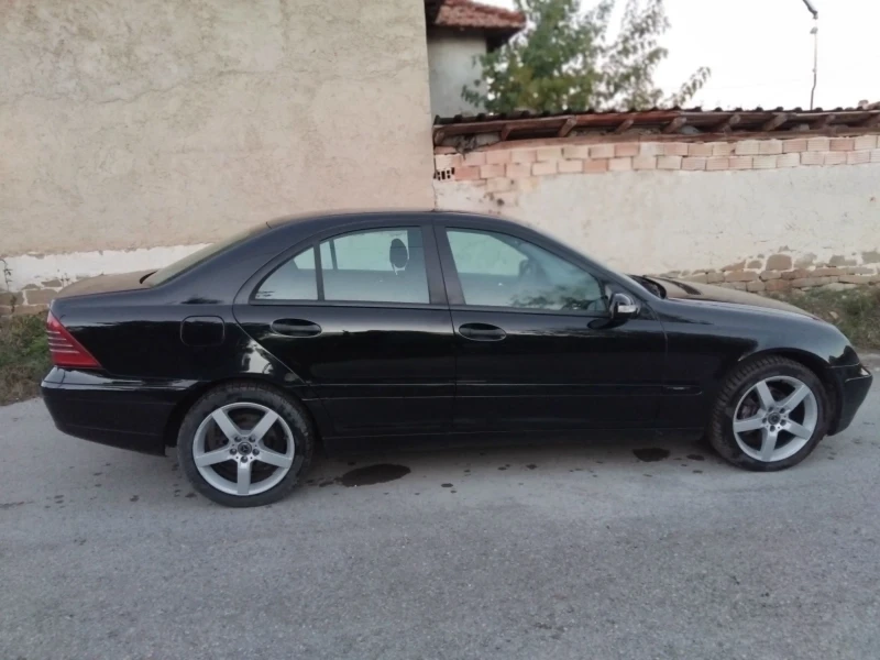 Mercedes-Benz C 200 2, 2 CDI, снимка 9 - Автомобили и джипове - 53030910