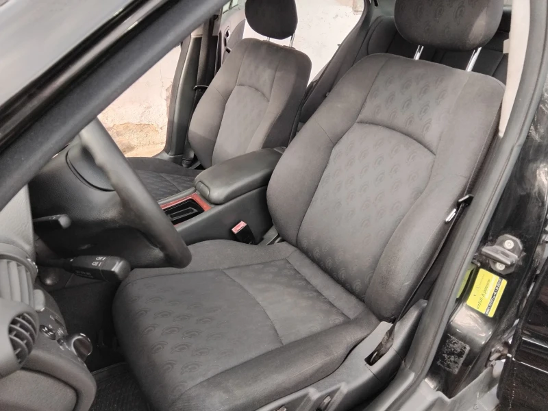 Mercedes-Benz C 200 2, 2 CDI, снимка 12 - Автомобили и джипове - 53030910