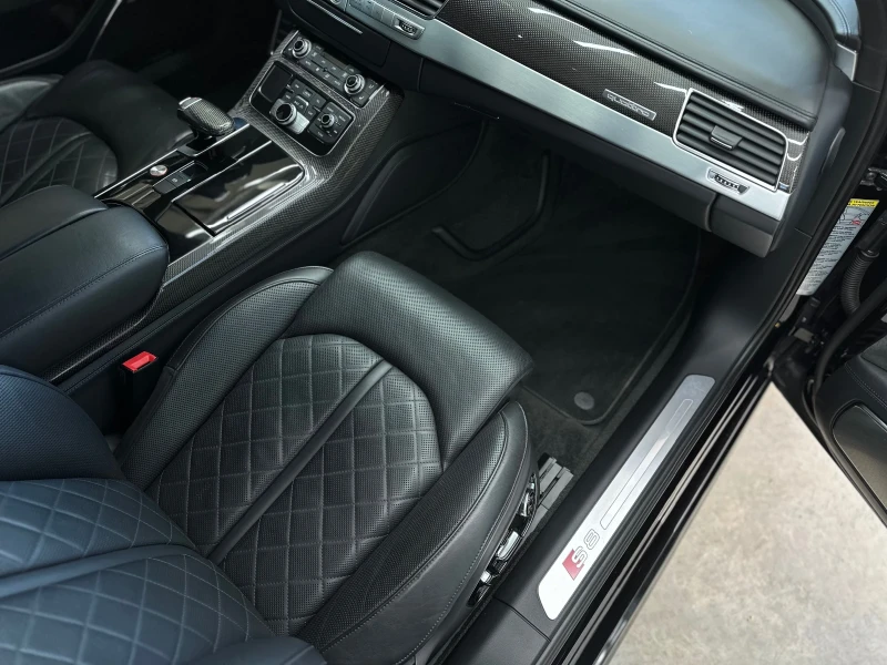 Audi S8 S8/122km/2-ри собственик/B&O/Massage, снимка 10 - Автомобили и джипове - 53506519