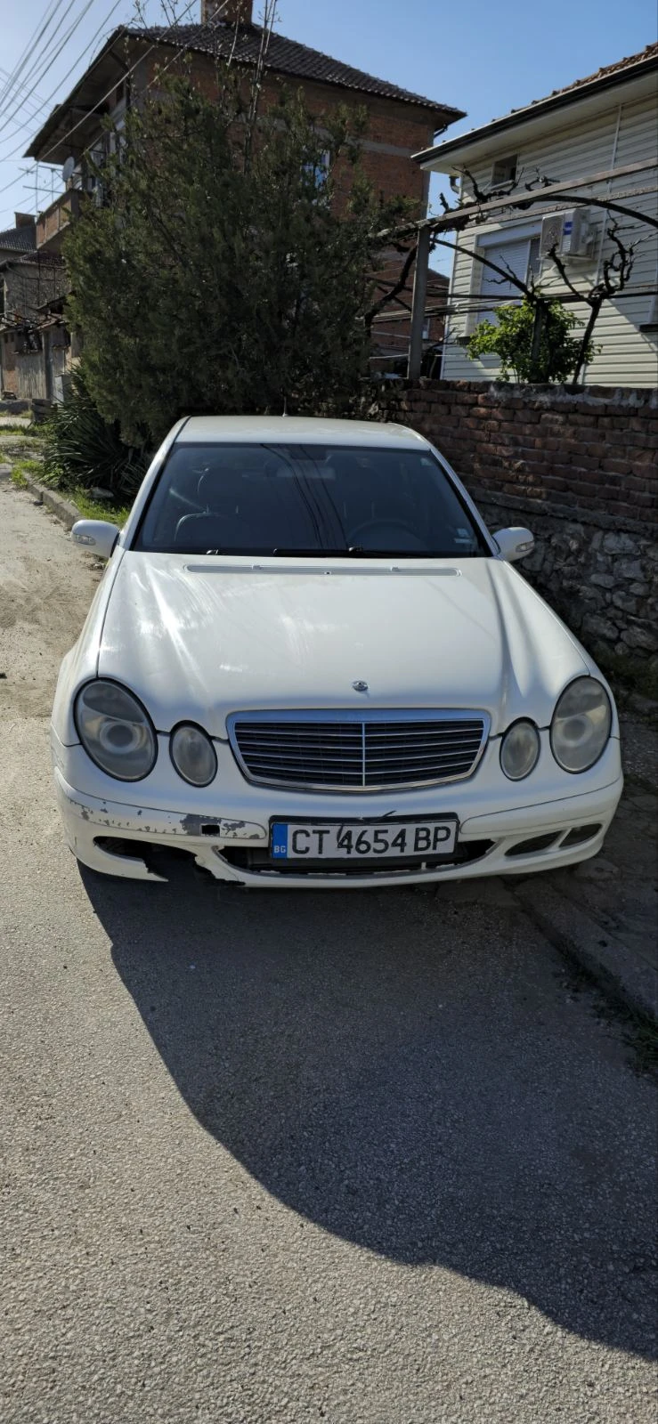Mercedes-Benz E 200  - изображение 2