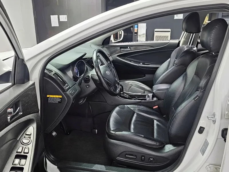 Hyundai Sonata 2.0, снимка 10 - Автомобили и джипове - 53558097