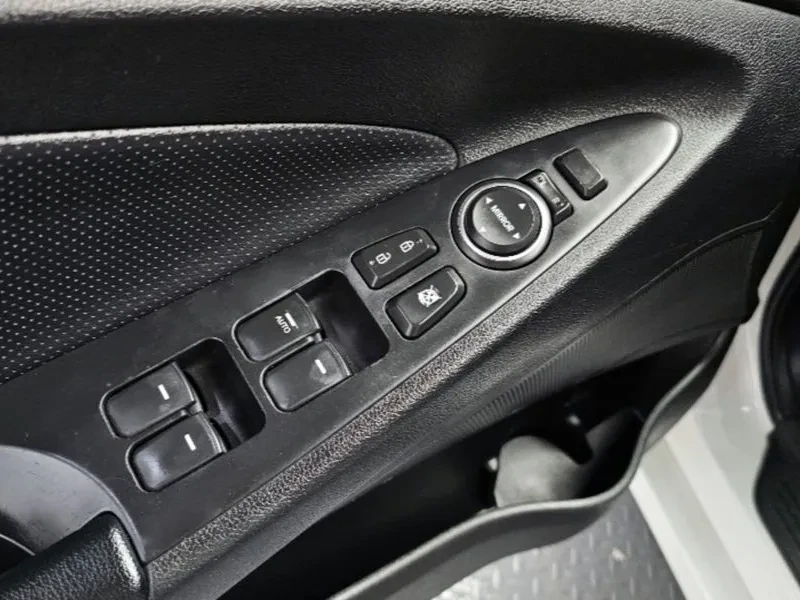 Hyundai Sonata 2.0, снимка 17 - Автомобили и джипове - 53558097