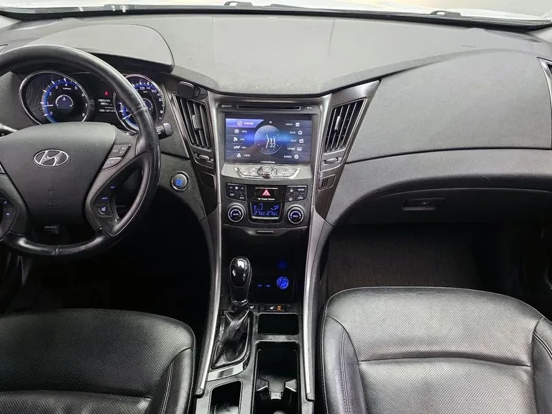 Hyundai Sonata 2.0, снимка 7 - Автомобили и джипове - 53558097