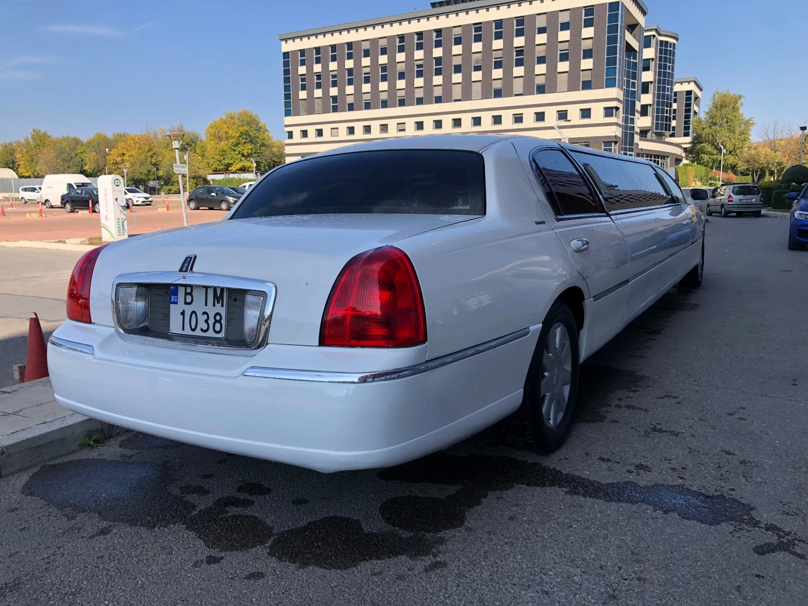 Lincoln Town car Limousine  - изображение 5