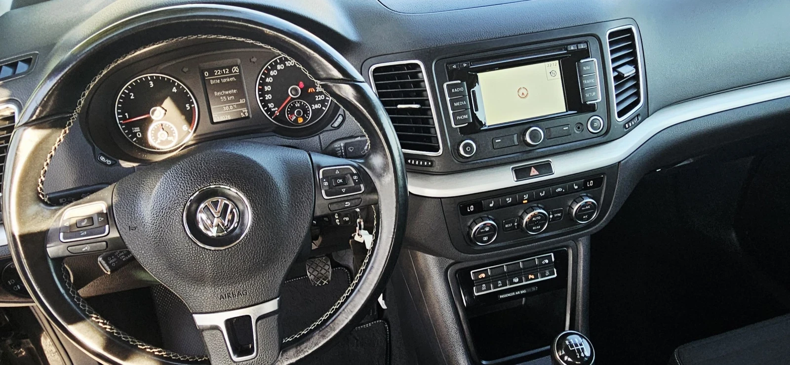 VW Sharan 7-МЕСТЕН* ЕЛ.ВРАТИ* 2014Г* CUP* НАВИ* * КСЕНОН  - изображение 5