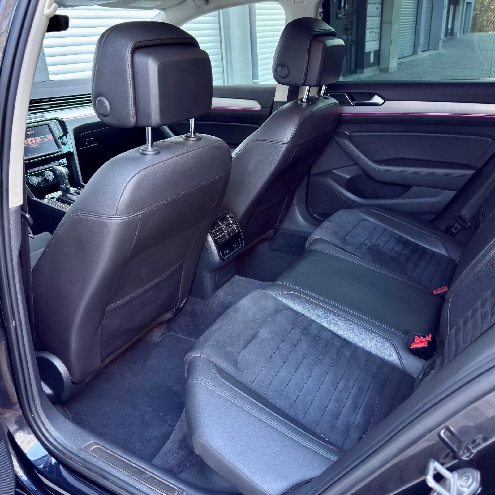 VW Passat B8 2.0TDi* HighLine* Matrix* DSG* CarPlay* Ambient | Mobile.bg � ����������� 11
