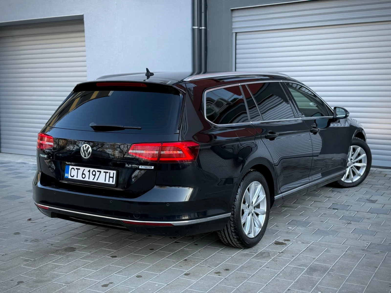 VW Passat B8 2.0TDi* HighLine* Matrix* DSG* CarPlay* Ambient - изображение 3