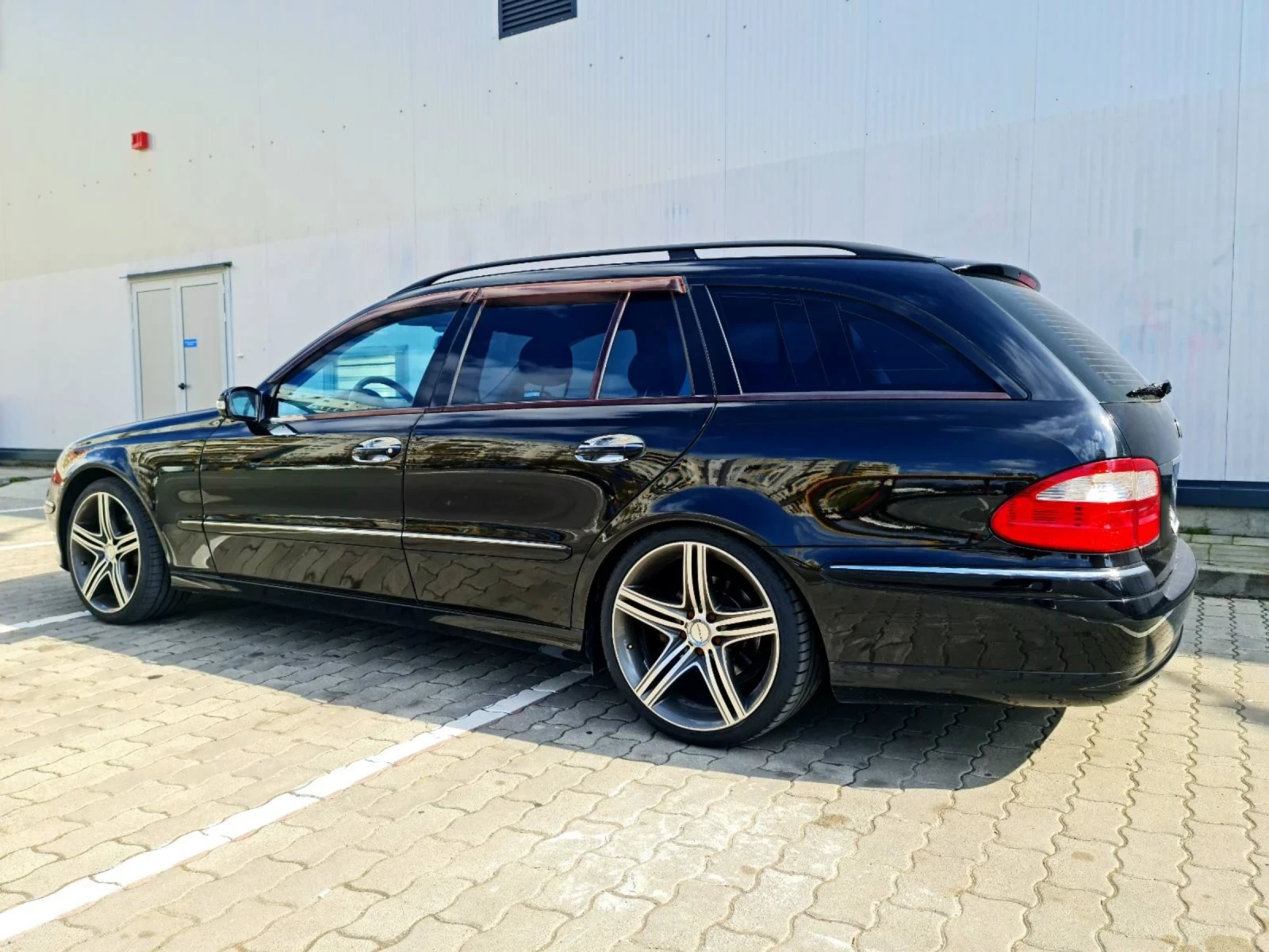 Mercedes-Benz E 500  - изображение 3