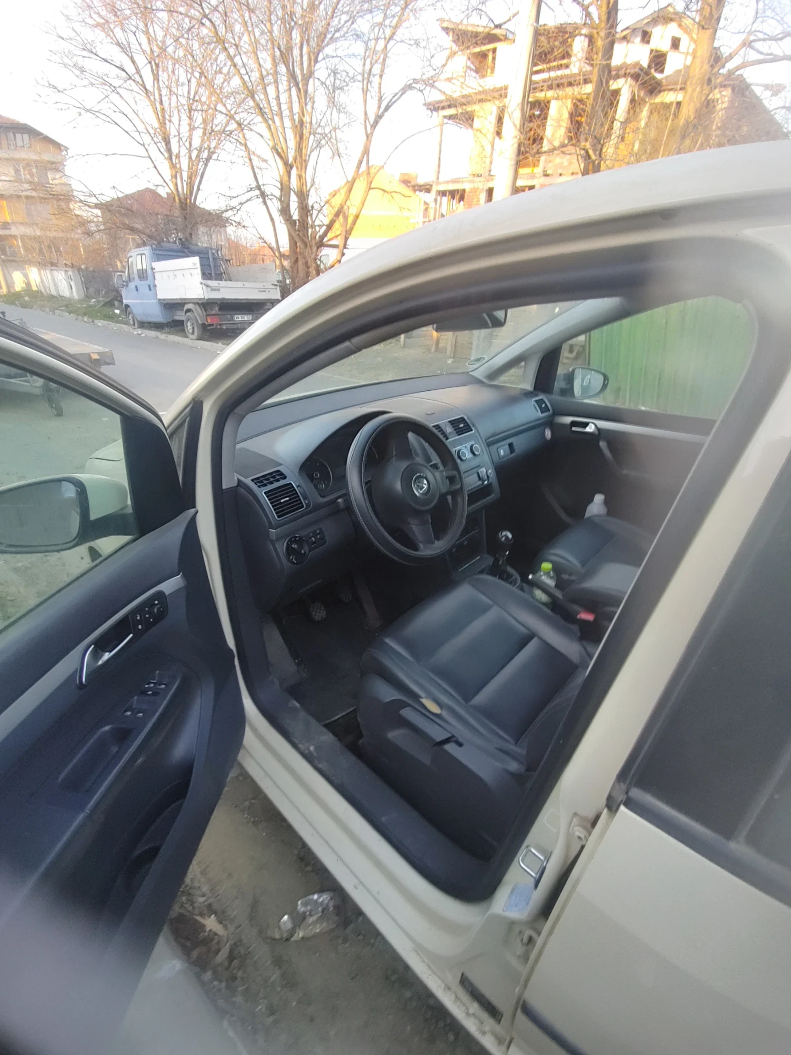 VW Touran, снимка 3 - Автомобили и джипове - 53908510