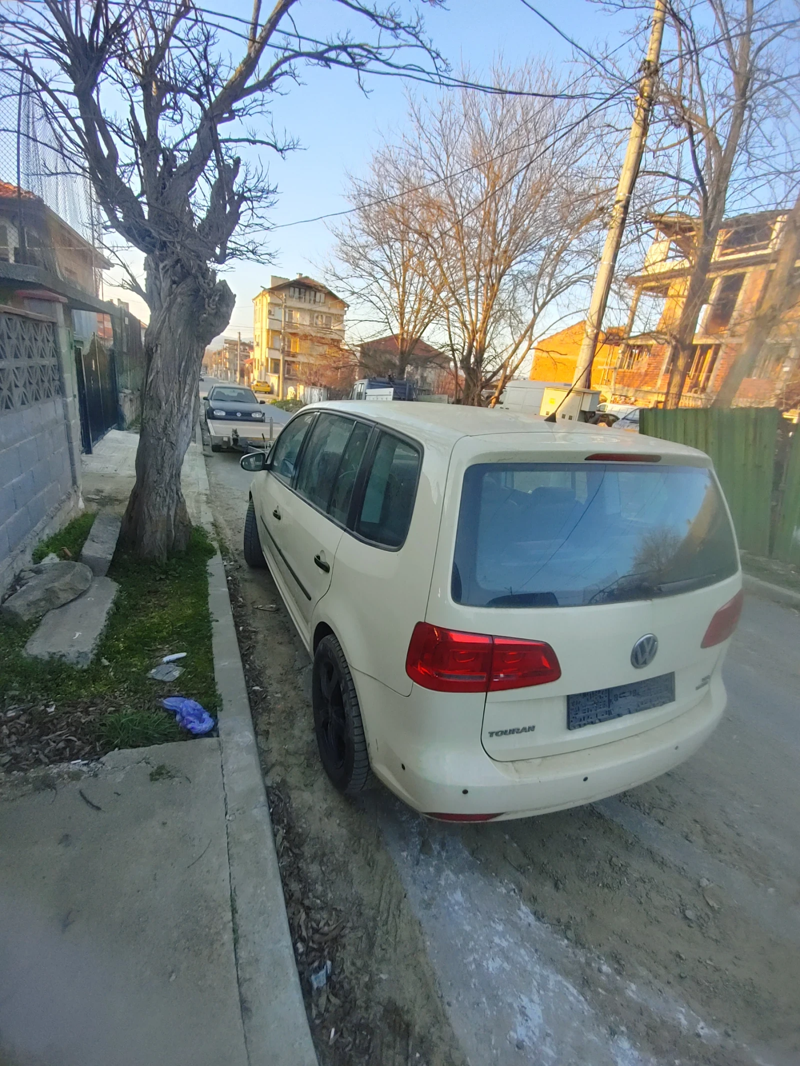 VW Touran, снимка 5 - Автомобили и джипове - 53908510