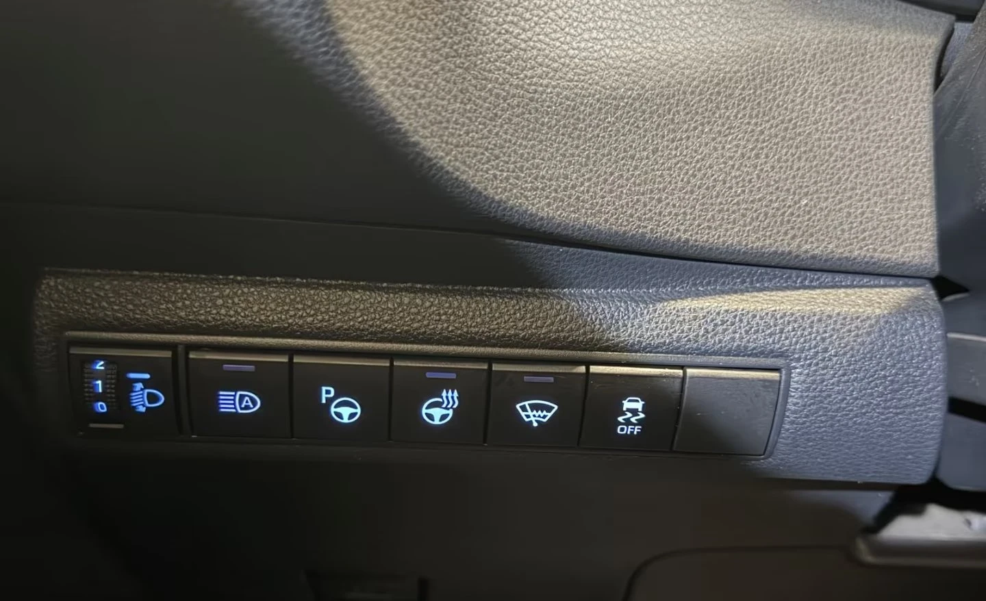 Toyota Corolla Hybrid/Executive/FULL EXTRAS/ACC/KEYLESS/CAM/LED/, снимка 10 - Автомобили и джипове - 54519033