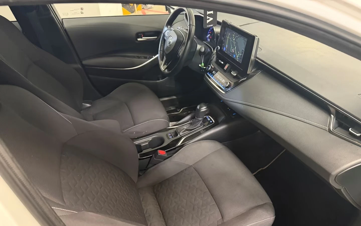 Toyota Corolla Hybrid/Executive/FULL EXTRAS/ACC/KEYLESS/CAM/LED/, снимка 13 - Автомобили и джипове - 54519033