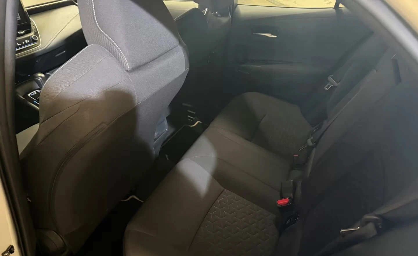 Toyota Corolla Hybrid/Executive/FULL EXTRAS/ACC/KEYLESS/CAM/LED/, снимка 14 - Автомобили и джипове - 54519033