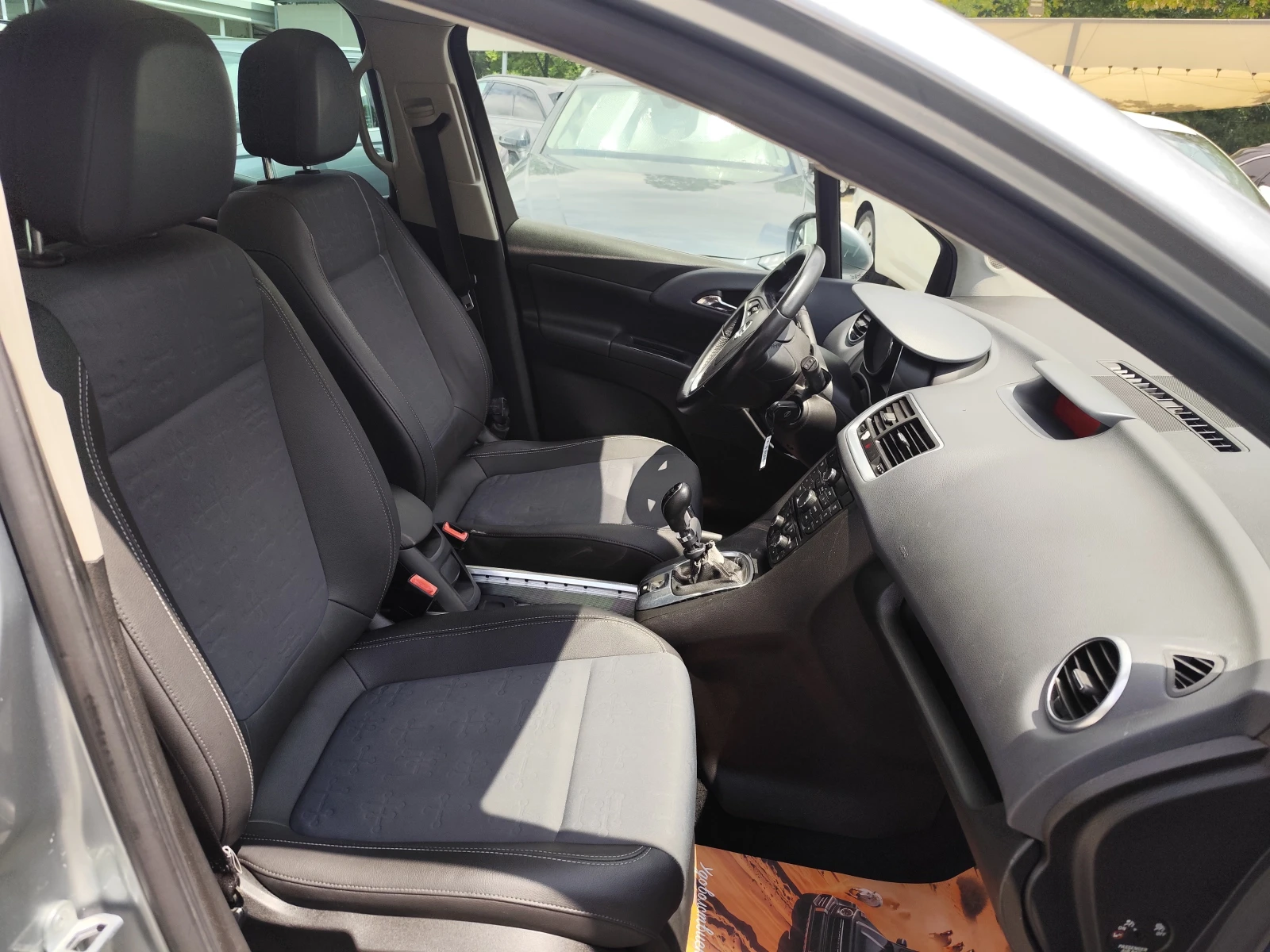 Opel Meriva 1.7CDTI * Cosmo* ПАНОРАМА* ЕURO 5A* , снимка 12 - Автомобили и джипове - 54750002