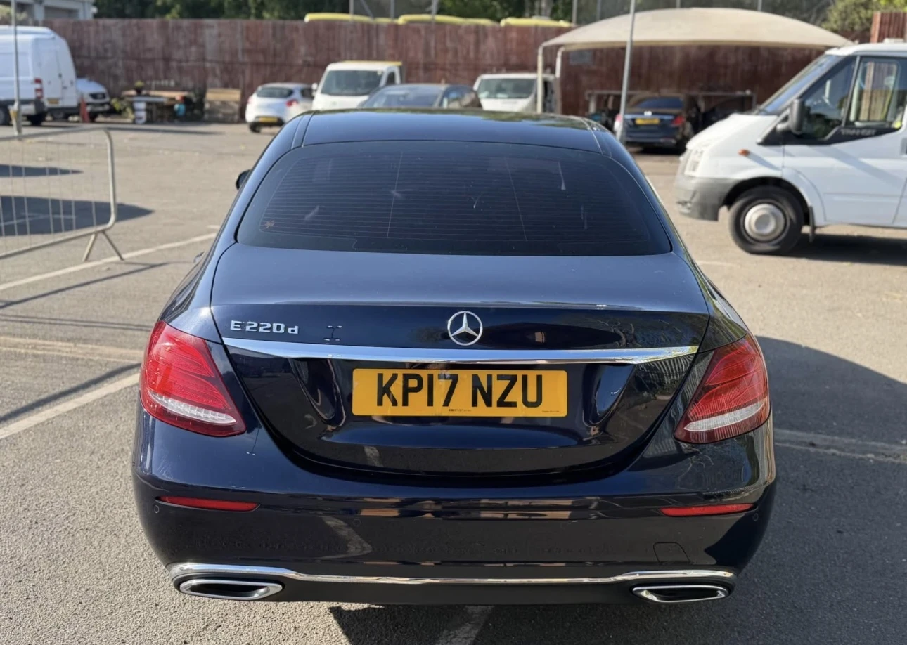 Mercedes-Benz E 220 9G 2017 НЕ ДЪЛЖИ МИТО, снимка 8 - Автомобили и джипове - 54760396
