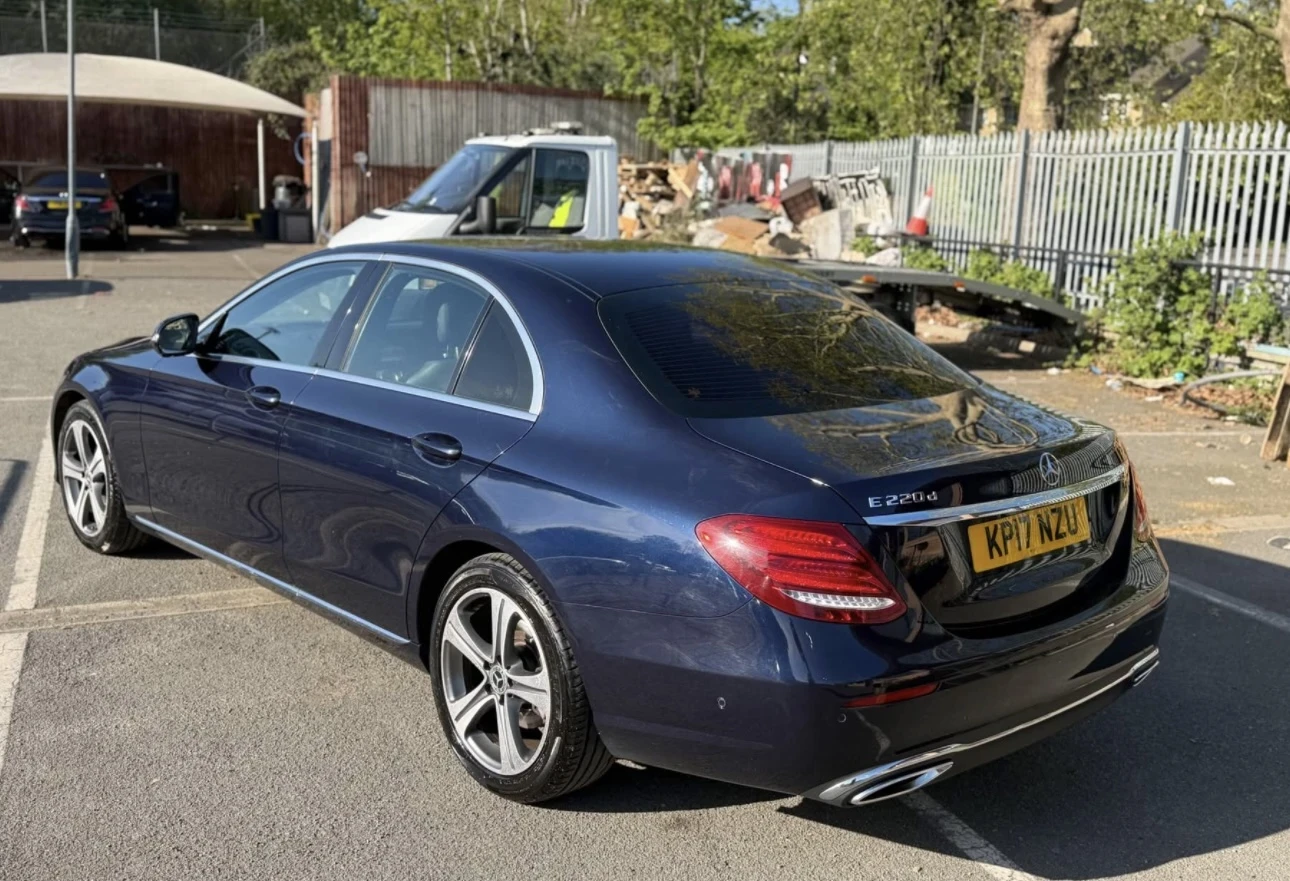Mercedes-Benz E 220 9G 2017 НЕ ДЪЛЖИ МИТО, снимка 6 - Автомобили и джипове - 54760396