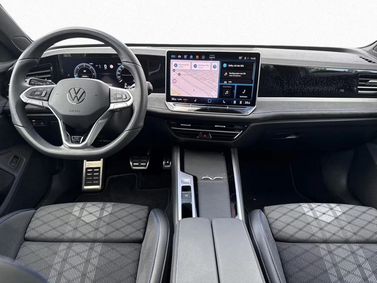 VW Passat 2.0 TDI R-LINE VARIANT MATRIX CAMERA ACC , снимка 6 - Автомобили и джипове - 55135458