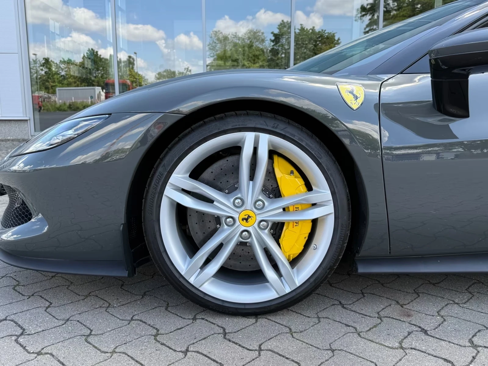 Ferrari 296GTB CERAMIC/ CARBON/ LIFT/ JBL/ CAMERA/, снимка 7 - Автомобили и джипове - 55412726