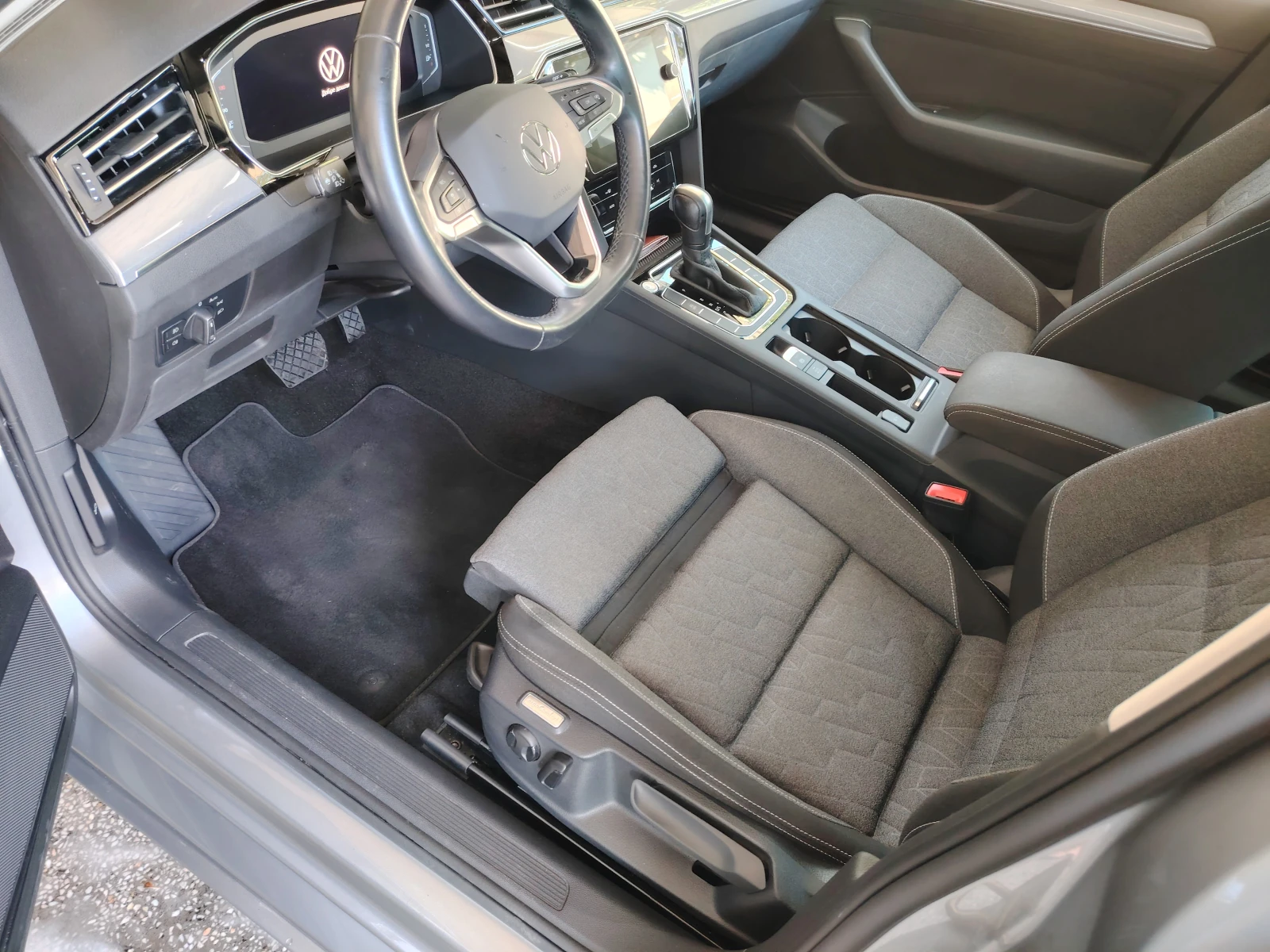 VW Passat 2023гDSG-DIGITAL-2.0TDi-150кс-FACE-ПЕРФЕКТЕН!, снимка 12 - Автомобили и джипове - 55808597