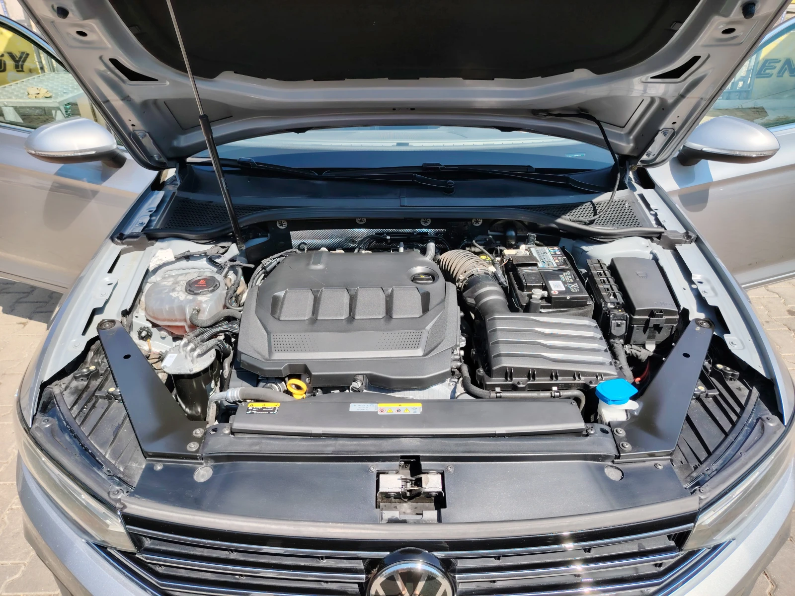 VW Passat 2023гDSG-DIGITAL-2.0TDi-150кс-FACE-ПЕРФЕКТЕН!, снимка 16 - Автомобили и джипове - 55808597