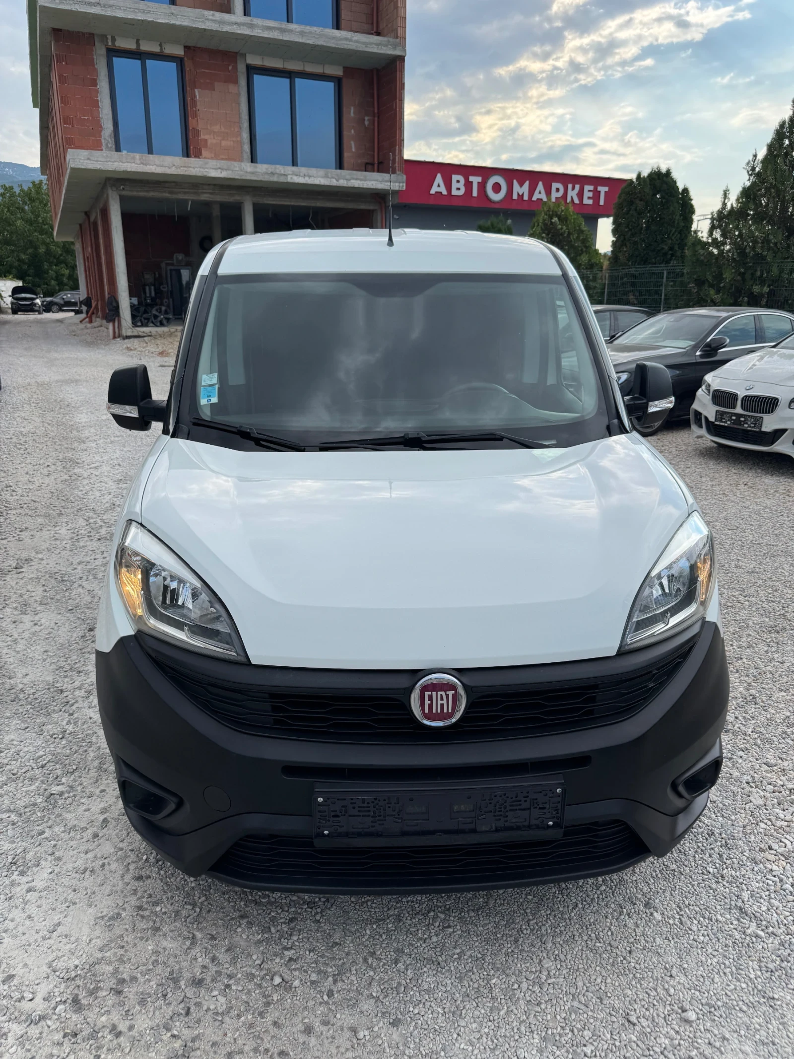 Fiat Doblo 1.3 дизел КАТО НОВО, снимка 3 - Автомобили и джипове - 55806325