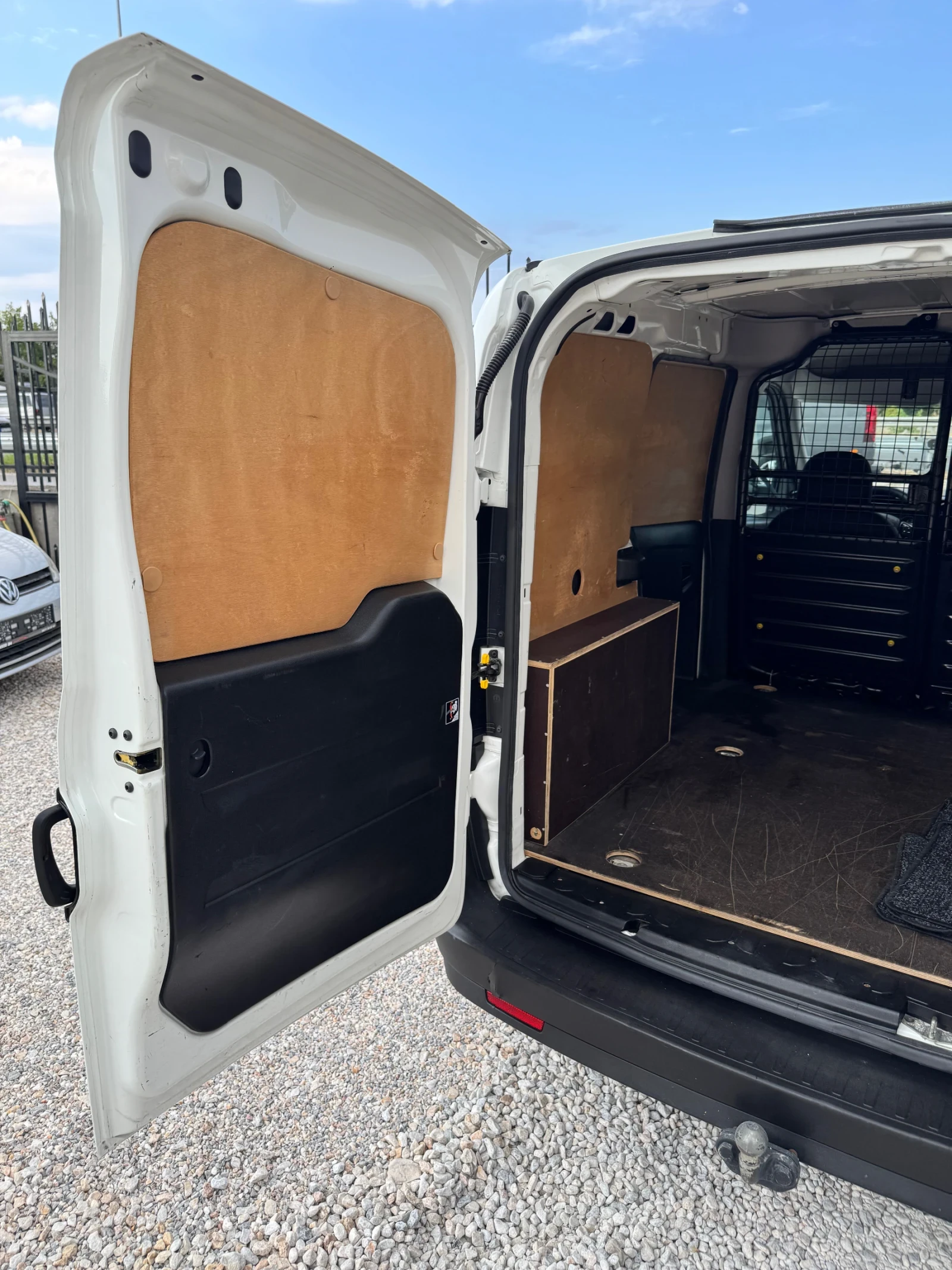Fiat Doblo 1.3 дизел КАТО НОВО, снимка 8 - Автомобили и джипове - 55806325