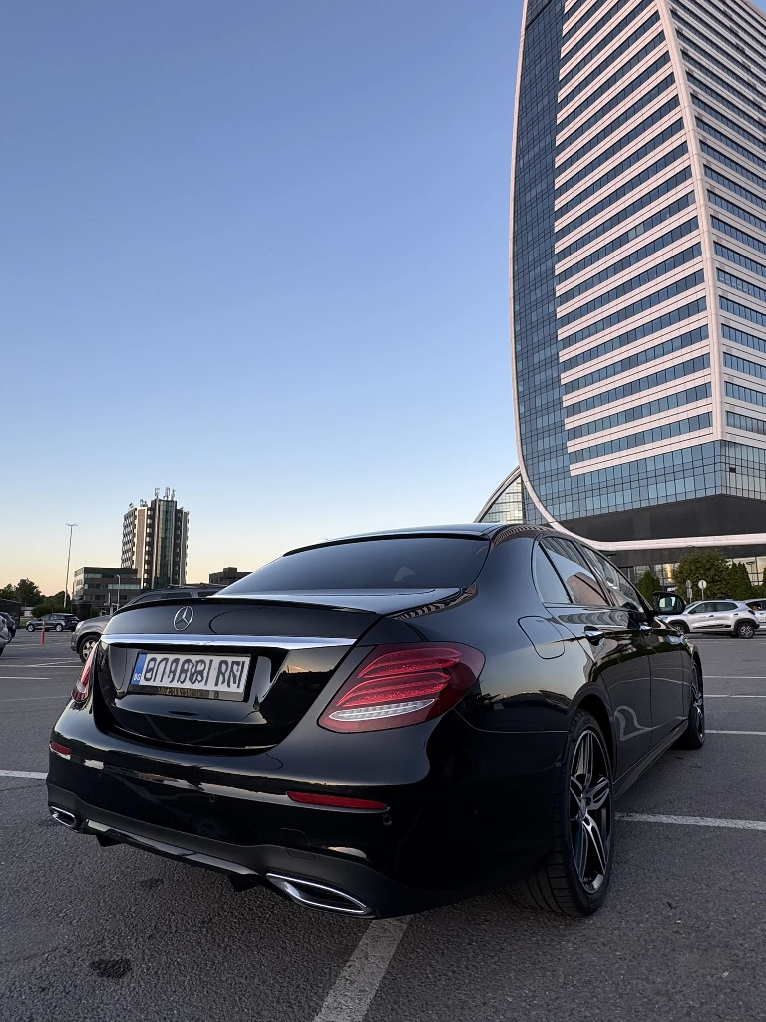 Mercedes-Benz E 220 Digital, Burmester, Lane Assist, Сменена Верига, снимка 7 - Автомобили и джипове - 55835881