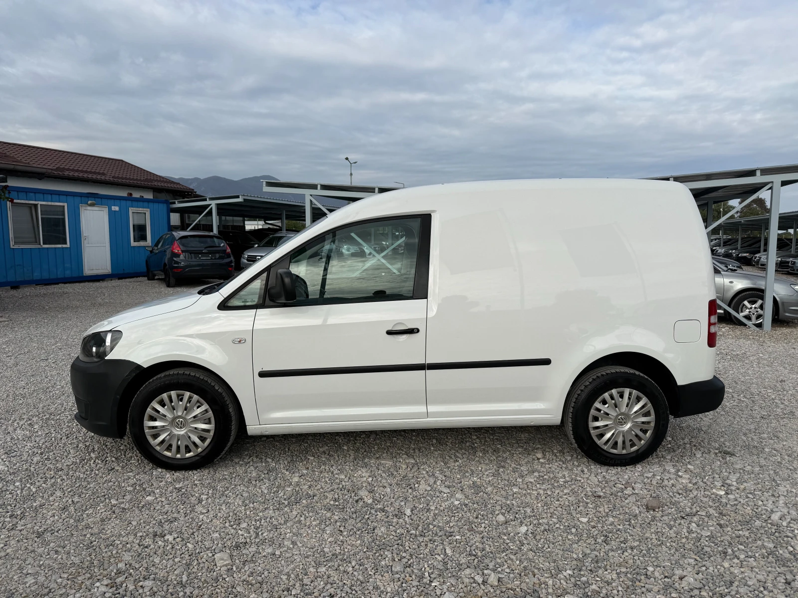 VW Caddy 2.0TDI КЛИМАТИК 109кс, снимка 2 - Автомобили и джипове - 56118163