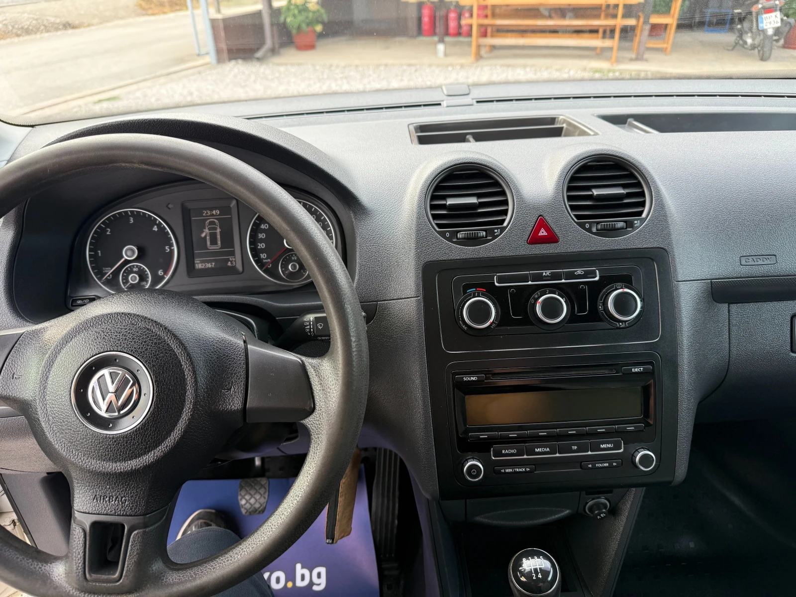 VW Caddy 2.0TDI КЛИМАТИК 109кс, снимка 11 - Автомобили и джипове - 56118163