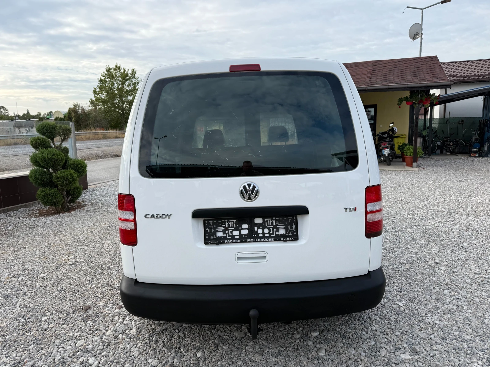 VW Caddy 2.0TDI КЛИМАТИК 109кс, снимка 4 - Автомобили и джипове - 56118163