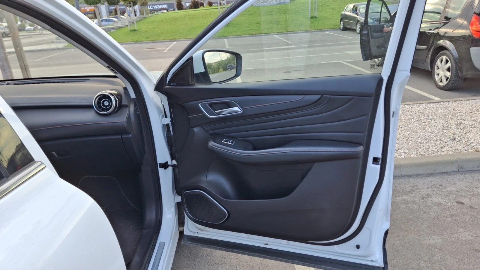 Mg EHS Plug in Hybrid, снимка 5 - Автомобили и джипове - 56151567