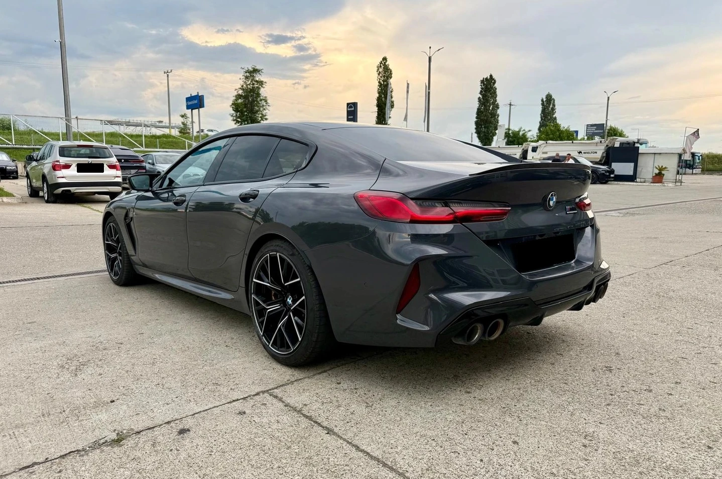 BMW M8 Competition Gran Coupe, снимка 3 - Автомобили и джипове - 56161126