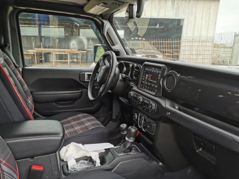 Jeep Gladiator, снимка 4 - Автомобили и джипове - 52355674