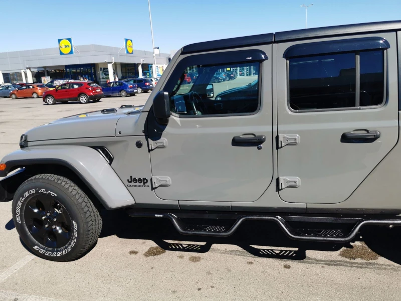 Jeep Gladiator, снимка 16 - Автомобили и джипове - 52355674