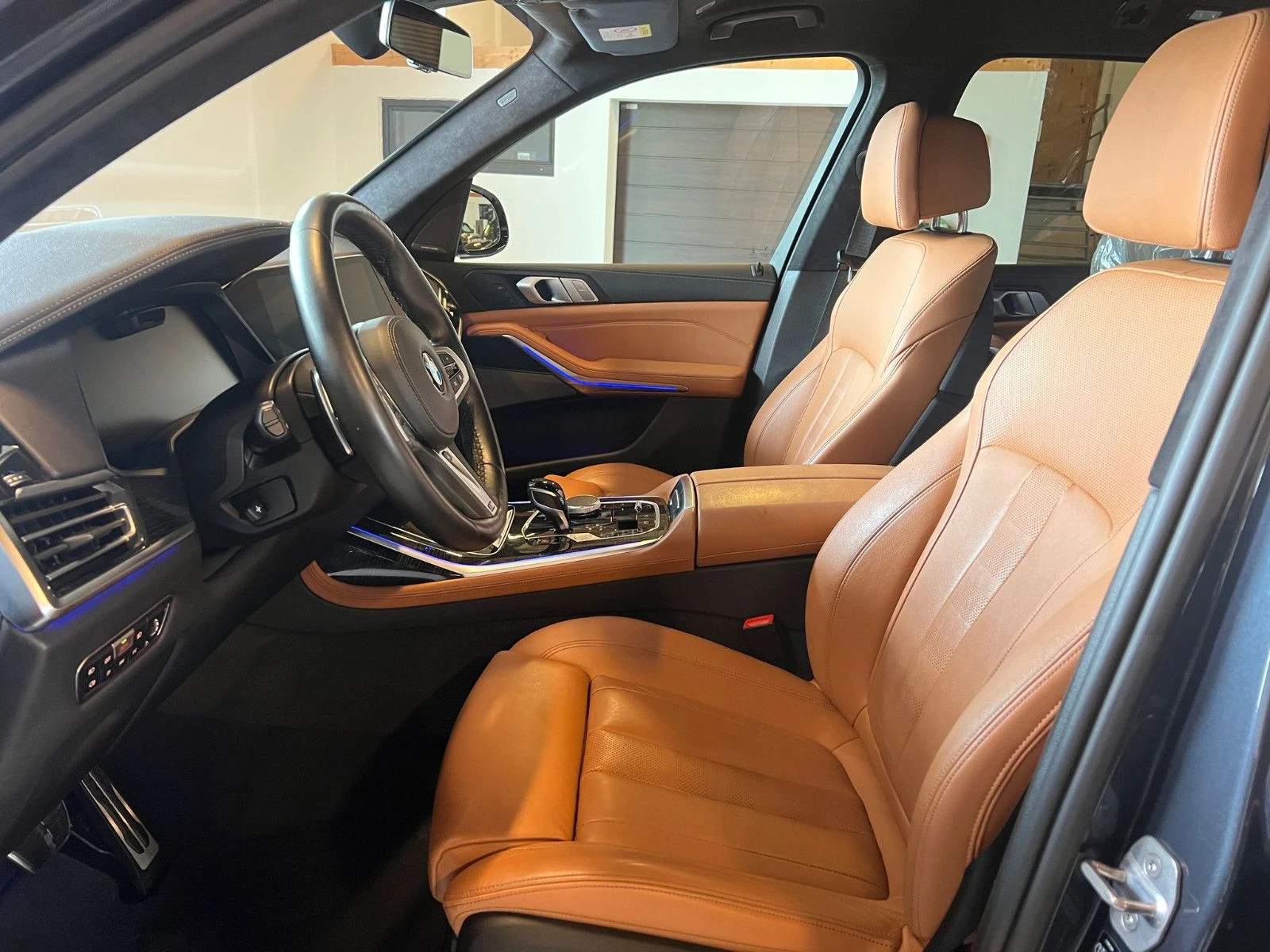 BMW X7 50D/400HP/M-SPOR/PANO/360/LASER/7SEATS/ДЖАНТИ/172E - изображение 7