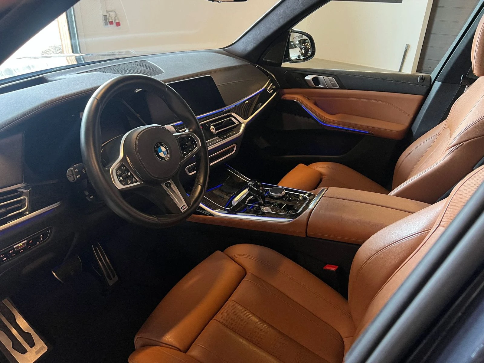 BMW X7 50D/400HP/M-SPOR/PANO/360/LASER/7SEATS/ДЖАНТИ/172E - изображение 9