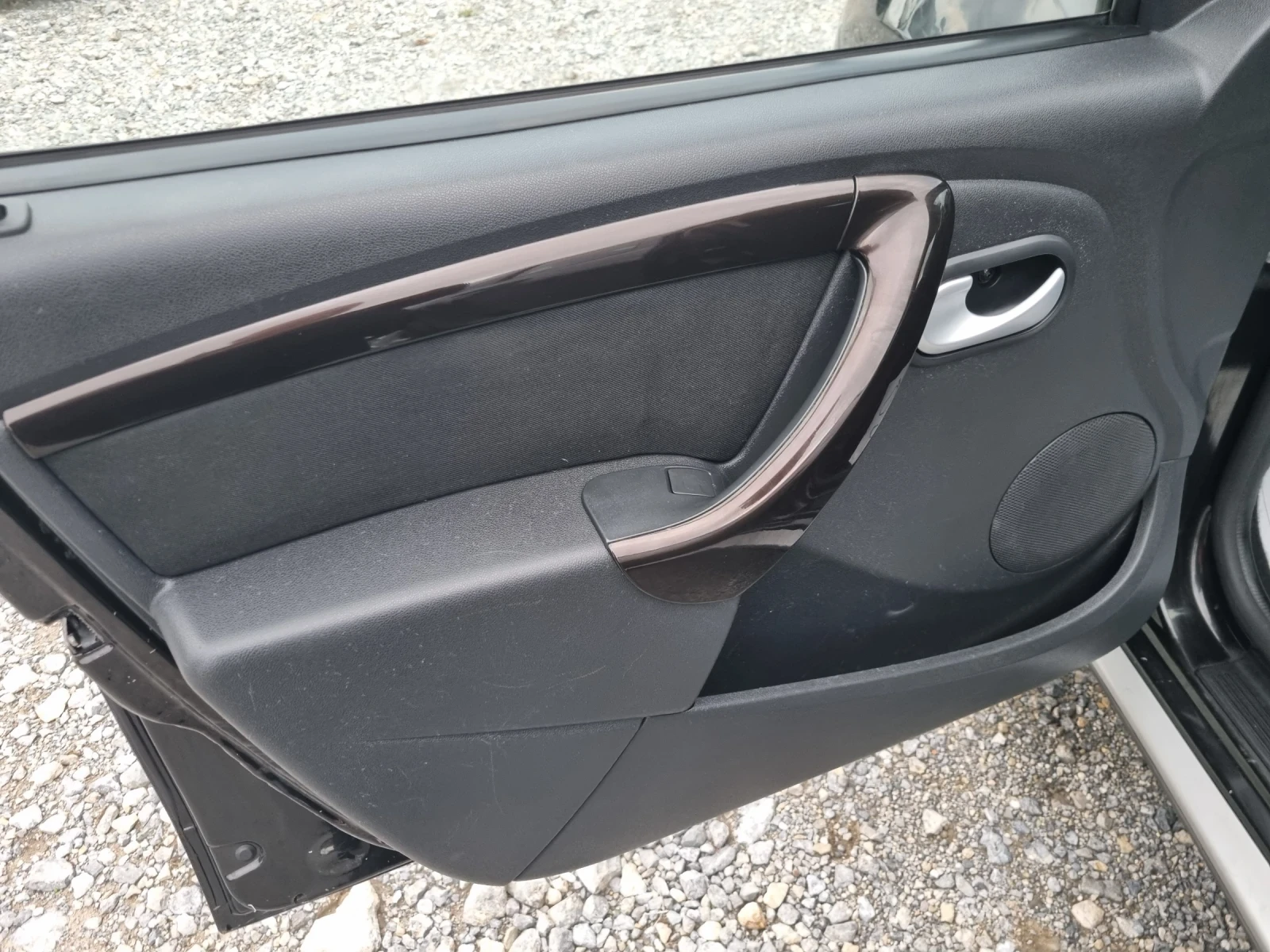 Dacia Duster 1.6 i GPL - изображение 10