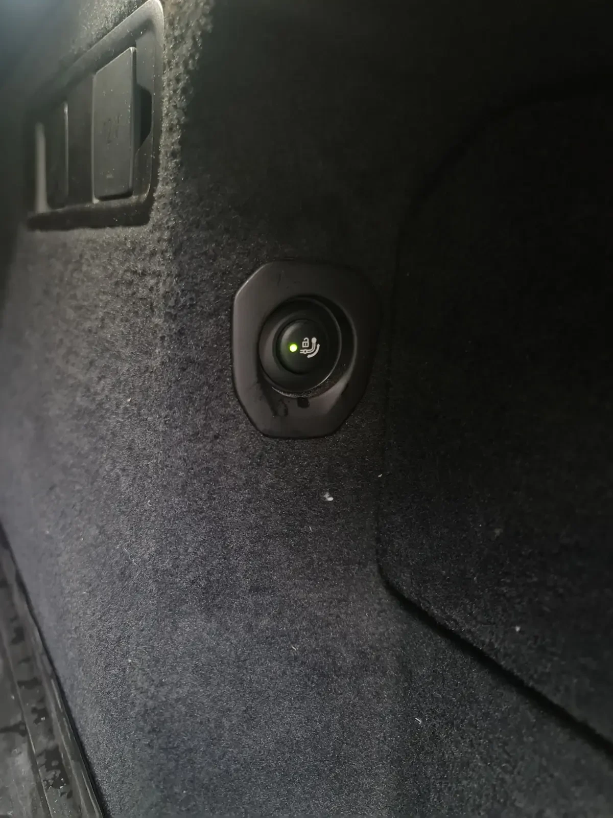 BMW X6 M50i - изображение 8