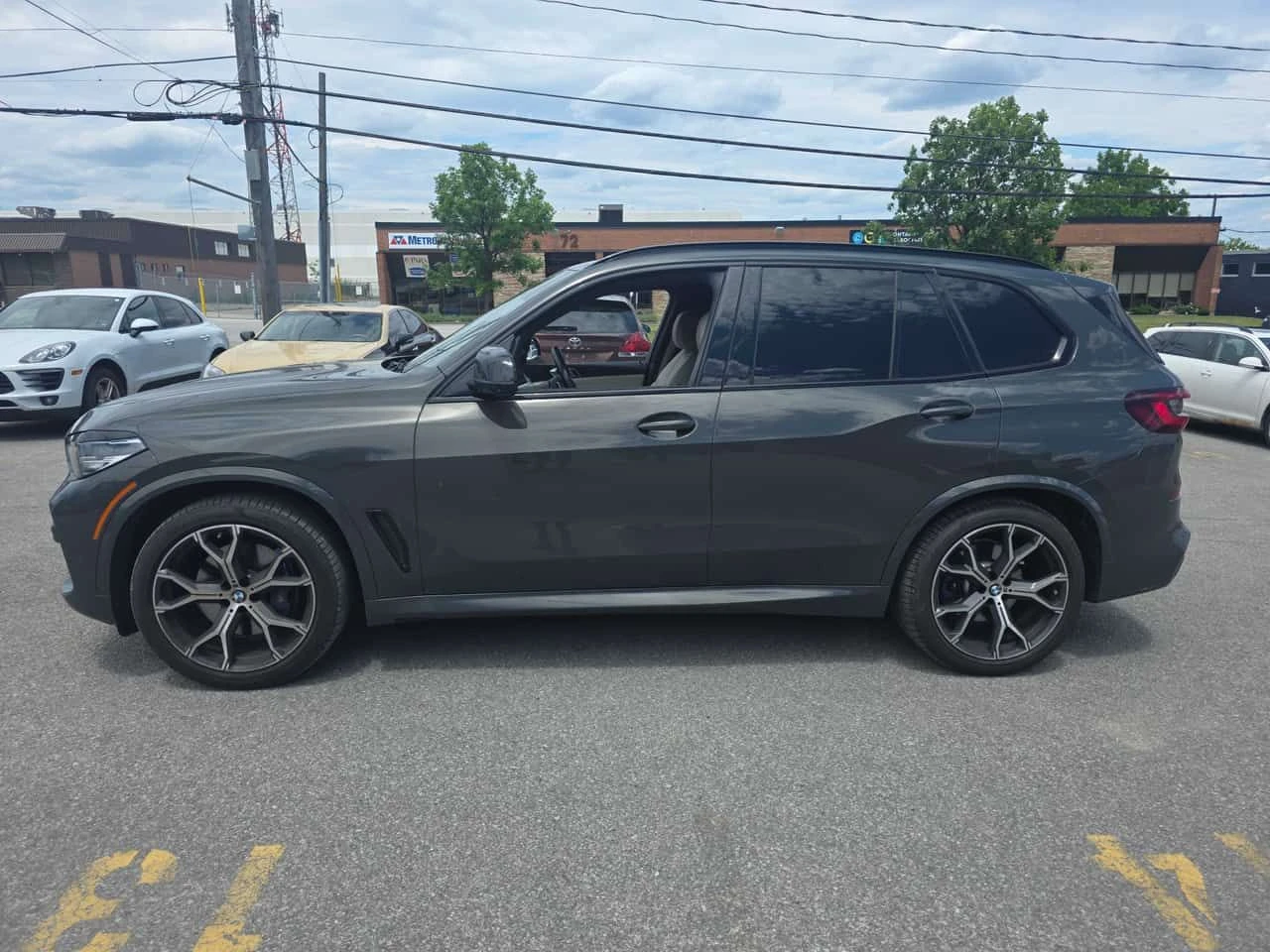BMW X5 xDrive40i M PACK 2 КОМПЛЕКТА ГУМИ С ДЖАНТИ CARFAX, снимка 2 - Автомобили и джипове - 54954950